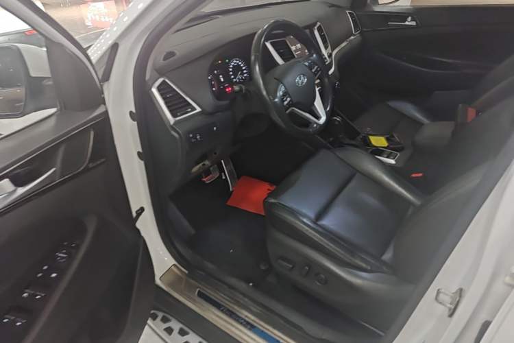 Used Hyundai Tucson 2018 1.6T Dual-Clutch Two-Wheel Drive 15th Anniversary Special Edition Driver Seat