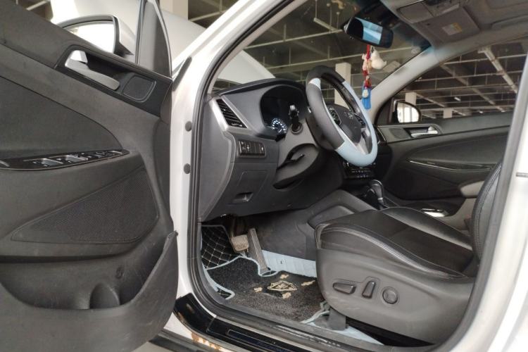 Used Hyundai Tucson 2018 1.6T Dual-Clutch Two-Wheel Drive 15th Anniversary Special Edition Driver Seat