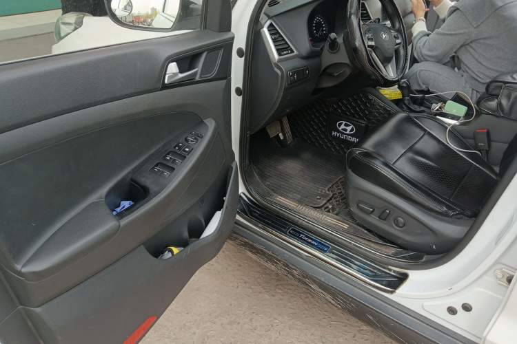 Used Hyundai Tucson 2018 1.6T Dual-Clutch Two-Wheel Drive 15th Anniversary Special Edition Driver Seat