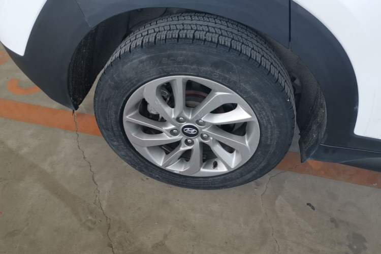 Used Hyundai Tucson 2018 1.6T Dual-Clutch Two-Wheel Drive 15th Anniversary Special Edition Exterior 2