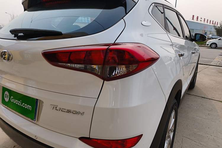 Used Hyundai Tucson 2018 1.6T Dual-Clutch Two-Wheel Drive 15th Anniversary Special Edition Exterior 3