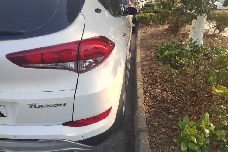 Used Hyundai Tucson 2018 1.6T Dual-Clutch Two-Wheel Drive 15th Anniversary Special Edition Exterior 3