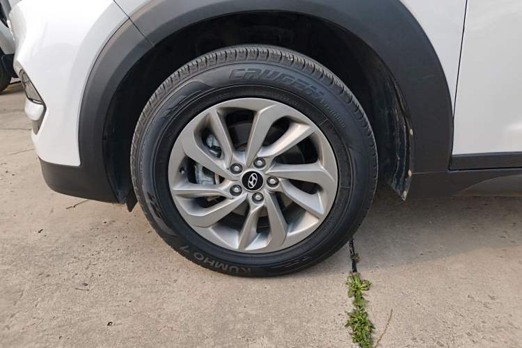 Used Hyundai Tucson 2018 1.6T Dual-Clutch Two-Wheel Drive 15th Anniversary Special Edition Exterior 4