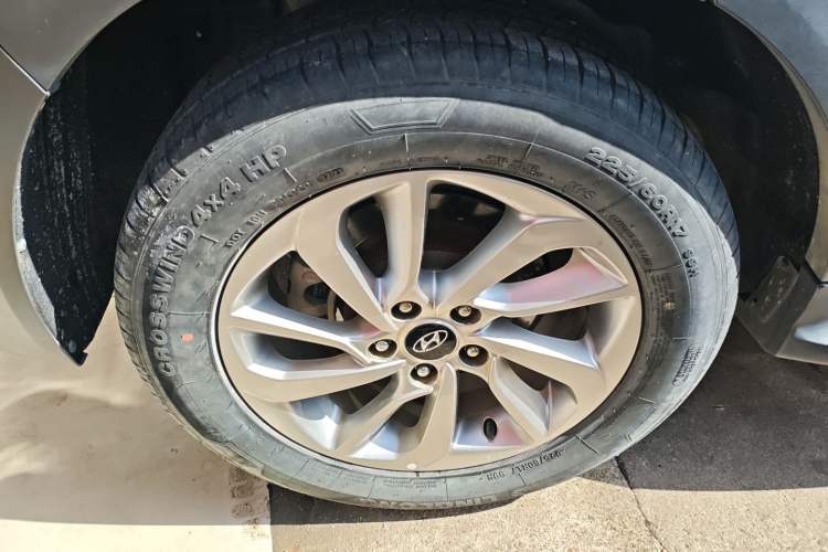 Used Hyundai Tucson 2018 1.6T Dual-Clutch Two-Wheel Drive 15th Anniversary Special Edition Exterior 4