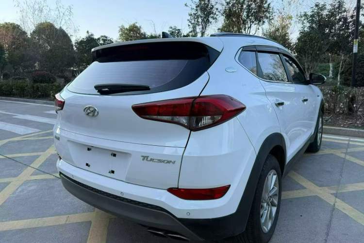 Used Hyundai Tucson 2018 1.6T Dual-Clutch Two-Wheel Drive 15th Anniversary Special Edition Exterior 4