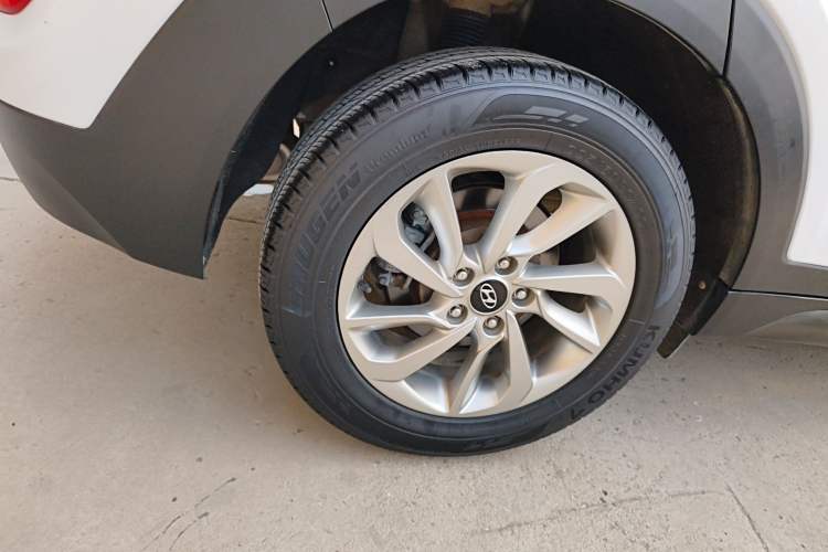 Used Hyundai Tucson 2018 1.6T Dual-Clutch Two-Wheel Drive 15th Anniversary Special Edition Exterior 5