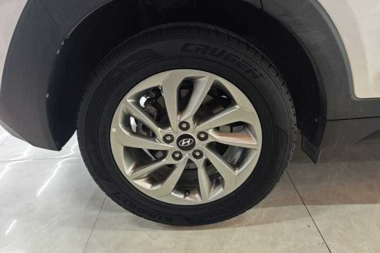 Used Hyundai Tucson 2018 1.6T Dual-Clutch Two-Wheel Drive 15th Anniversary Special Edition Exterior 5
