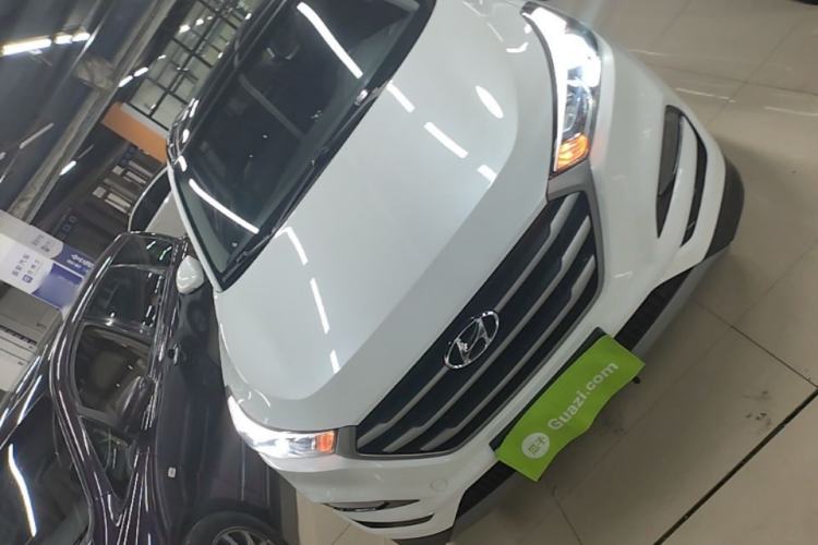 Used Hyundai Tucson 2018 1.6T Dual-Clutch Two-Wheel Drive 15th Anniversary Special Edition Front Right 45 Deg