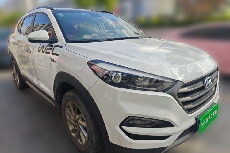 Used Hyundai Tucson 2018 1.6T Dual-Clutch Two-Wheel Drive 15th Anniversary Special Edition Front Right 45 Deg
