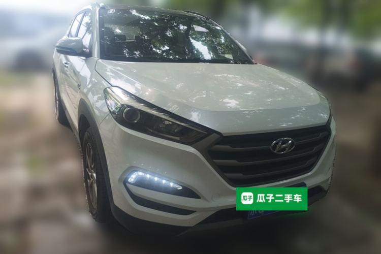Used Hyundai Tucson 2018 1.6T Dual-Clutch Two-Wheel Drive 15th Anniversary Special Edition Front Right 45 Deg