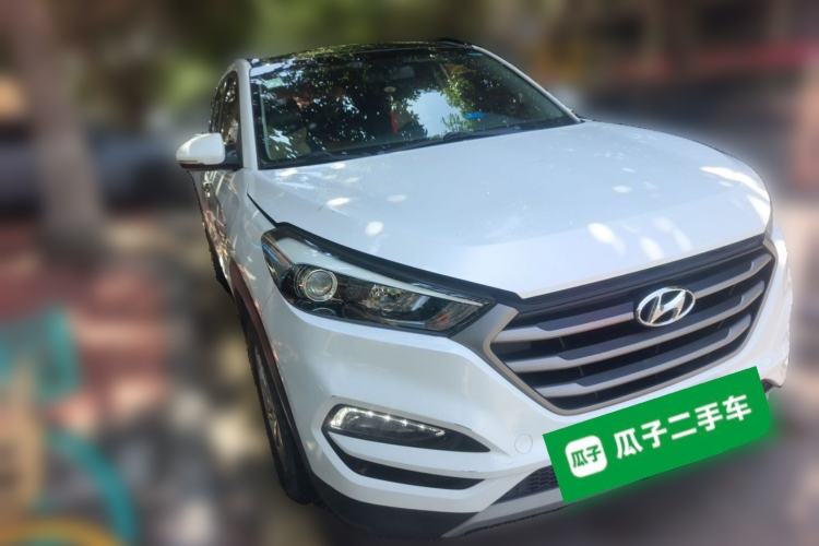 Used Hyundai Tucson 2018 1.6T Dual-Clutch Two-Wheel Drive 15th Anniversary Special Edition Front Right 45 Deg
