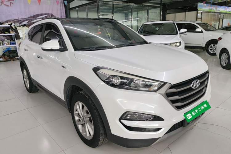 Used Hyundai Tucson 2018 1.6T Dual-Clutch Two-Wheel Drive 15th Anniversary Special Edition Front Right 45 Deg
