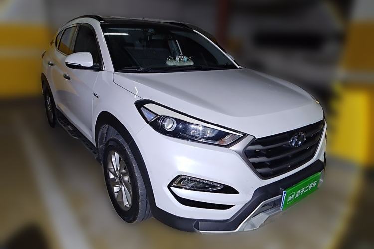 Used Hyundai Tucson 2018 1.6T Dual-Clutch Two-Wheel Drive 15th Anniversary Special Edition Front Right 45 Deg