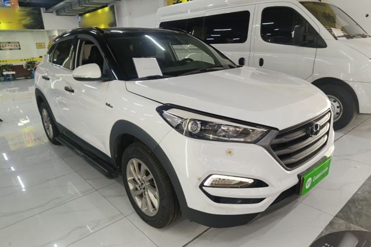 Used Hyundai Tucson 2018 1.6T Dual-Clutch Two-Wheel Drive 15th Anniversary Special Edition Front Right 45 Deg