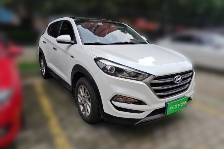 Used Hyundai Tucson 2018 1.6T Dual-Clutch Two-Wheel Drive 15th Anniversary Special Edition Front Right 45 Deg