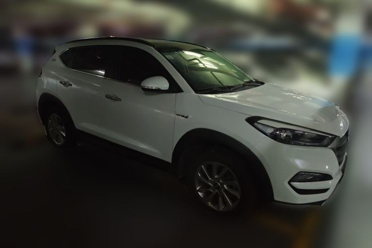Used Hyundai Tucson 2018 1.6T Dual-Clutch Two-Wheel Drive 15th Anniversary Special Edition Front Right 45 Deg