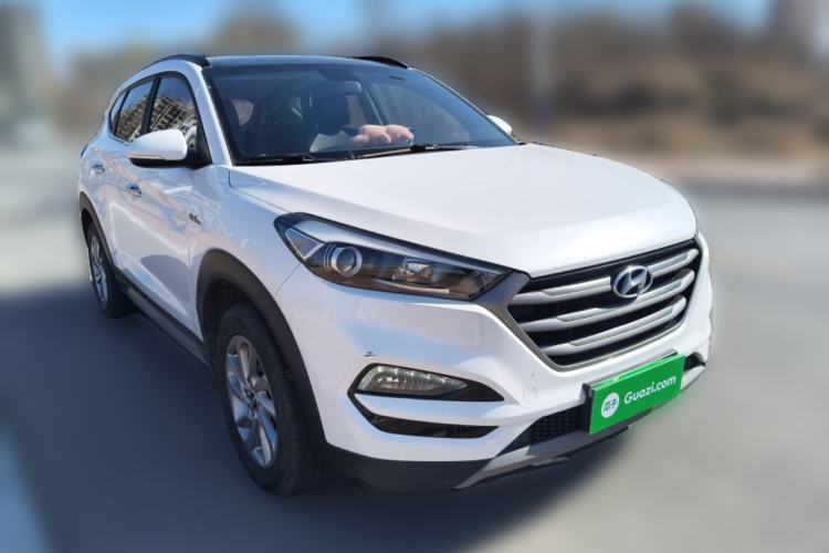 Used Hyundai Tucson 2018 1.6T Dual-Clutch Two-Wheel Drive 15th Anniversary Special Edition Front Right 45 Deg