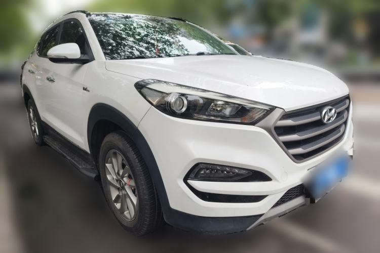 Used Hyundai Tucson 2018 1.6T Dual-Clutch Two-Wheel Drive 15th Anniversary Special Edition Front Right 45 Deg
