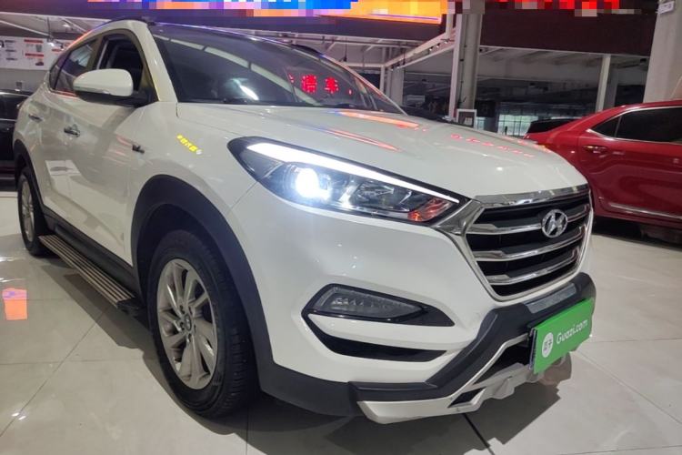 Used Hyundai Tucson 2018 1.6T Dual-Clutch Two-Wheel Drive 15th Anniversary Special Edition Front Right 45 Deg