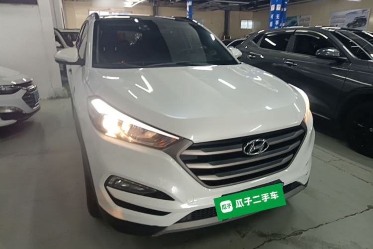 Used Hyundai Tucson 2018 1.6T Dual-Clutch Two-Wheel Drive 15th Anniversary Special Edition Front Right 45 Deg