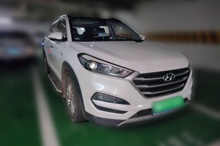 Used Hyundai Tucson 2018 1.6T Dual-Clutch Two-Wheel Drive 15th Anniversary Special Edition Front Right 45 Deg