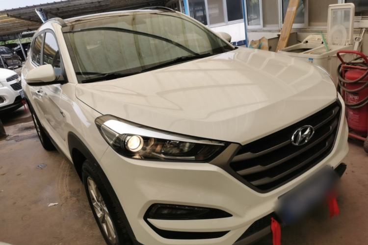 Used Hyundai Tucson 2018 1.6T Dual-Clutch Two-Wheel Drive 15th Anniversary Special Edition Front Right 45 Deg