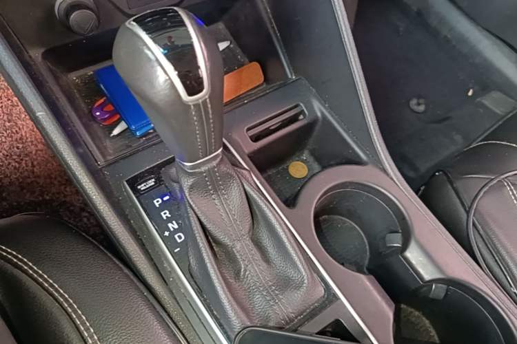 Used Hyundai Tucson 2018 1.6T Dual-Clutch Two-Wheel Drive 15th Anniversary Special Edition Gear Lever