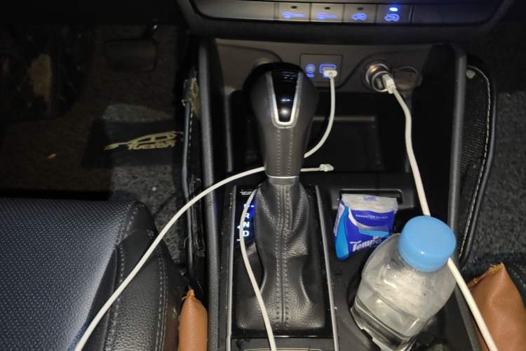 Used Hyundai Tucson 2018 1.6T Dual-Clutch Two-Wheel Drive 15th Anniversary Special Edition Gear Lever