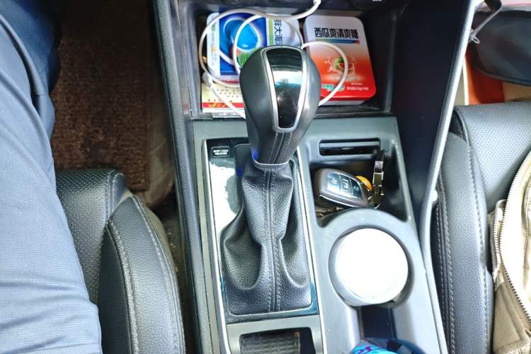 Used Hyundai Tucson 2018 1.6T Dual-Clutch Two-Wheel Drive 15th Anniversary Special Edition Gear Lever