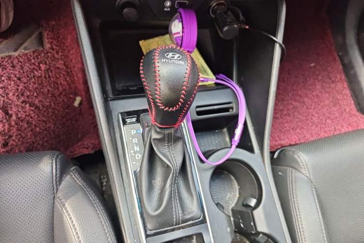 Used Hyundai Tucson 2018 1.6T Dual-Clutch Two-Wheel Drive 15th Anniversary Special Edition Gear Lever