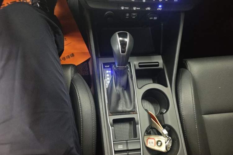 Used Hyundai Tucson 2018 1.6T Dual-Clutch Two-Wheel Drive 15th Anniversary Special Edition Gear Lever