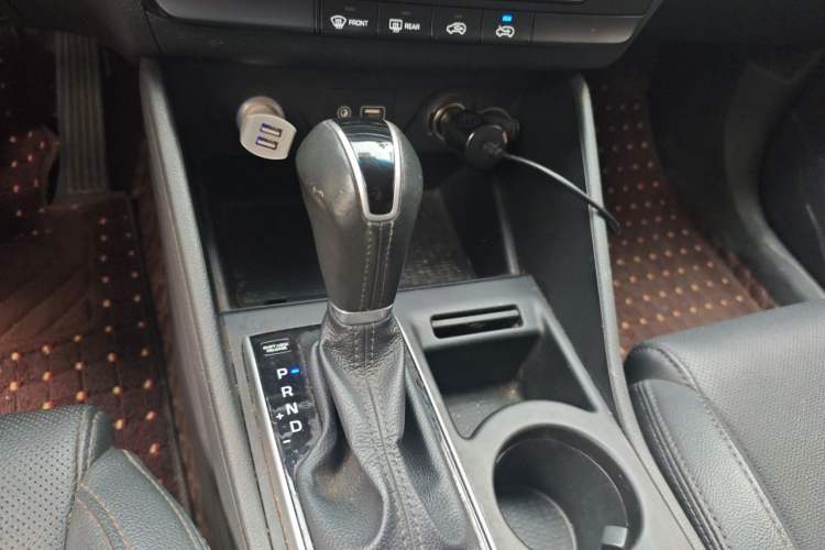 Used Hyundai Tucson 2018 1.6T Dual-Clutch Two-Wheel Drive 15th Anniversary Special Edition Gear Lever