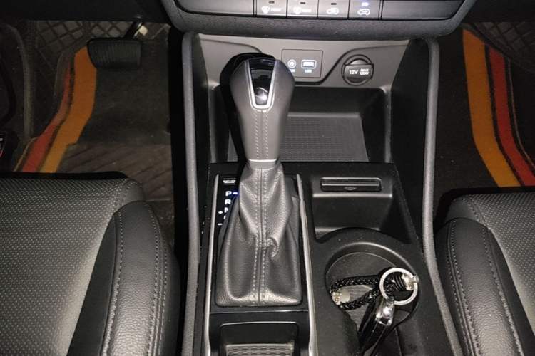 Used Hyundai Tucson 2018 1.6T Dual-Clutch Two-Wheel Drive 15th Anniversary Special Edition Gear Lever