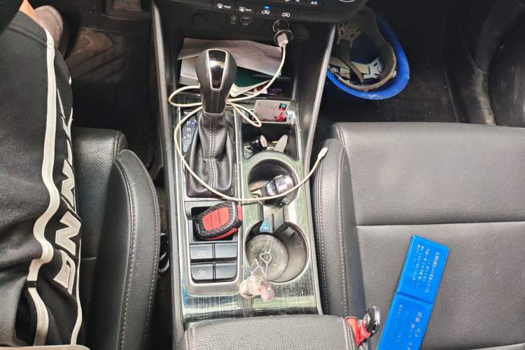Used Hyundai Tucson 2018 1.6T Dual-Clutch Two-Wheel Drive 15th Anniversary Special Edition Gear Lever