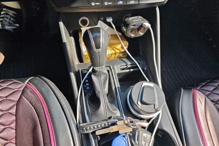Used Hyundai Tucson 2018 1.6T Dual-Clutch Two-Wheel Drive 15th Anniversary Special Edition Gear Lever