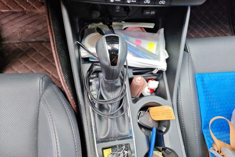 Used Hyundai Tucson 2018 1.6T Dual-Clutch Two-Wheel Drive 15th Anniversary Special Edition Gear Lever