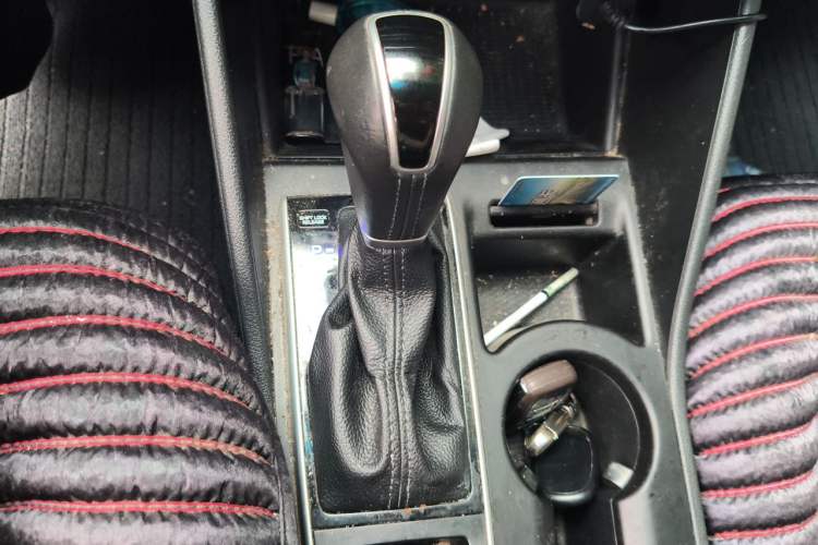 Used Hyundai Tucson 2018 1.6T Dual-Clutch Two-Wheel Drive 15th Anniversary Special Edition Gear Lever