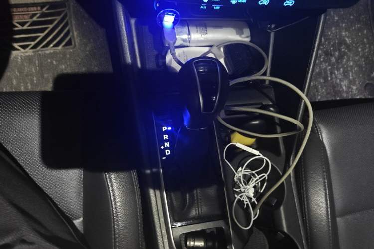 Used Hyundai Tucson 2018 1.6T Dual-Clutch Two-Wheel Drive 15th Anniversary Special Edition Gear Lever