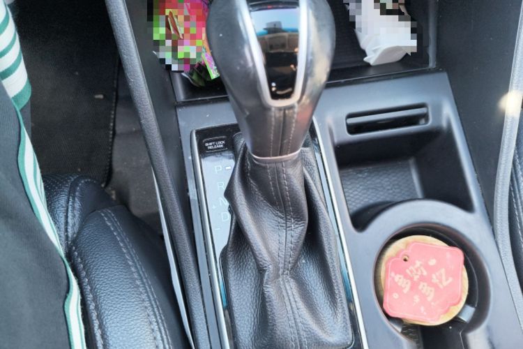 Used Hyundai Tucson 2018 1.6T Dual-Clutch Two-Wheel Drive 15th Anniversary Special Edition Gear Lever