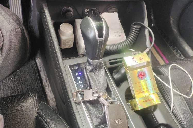 Used Hyundai Tucson 2018 1.6T Dual-Clutch Two-Wheel Drive 15th Anniversary Special Edition Gear Lever