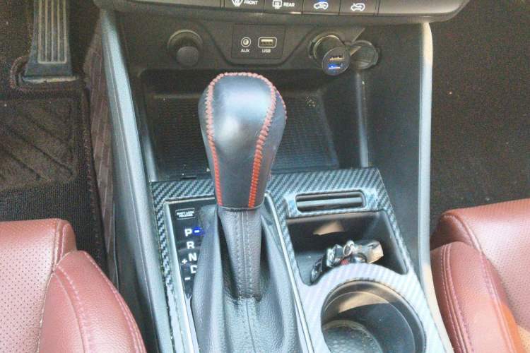 Used Hyundai Tucson 2018 1.6T Dual-Clutch Two-Wheel Drive 15th Anniversary Special Edition Gear Lever