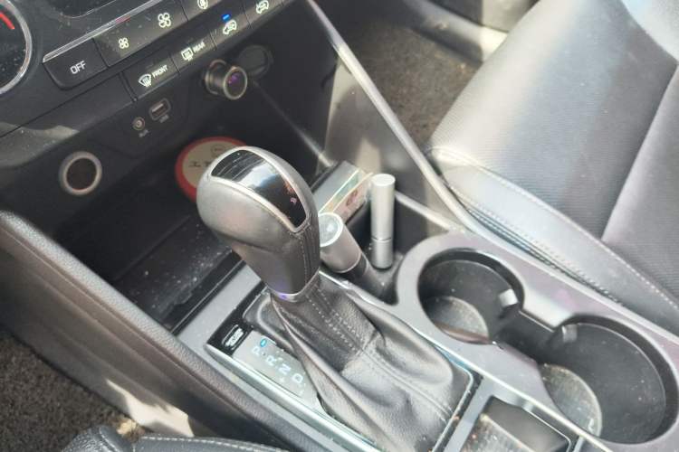Used Hyundai Tucson 2018 1.6T Dual-Clutch Two-Wheel Drive 15th Anniversary Special Edition Gear Lever