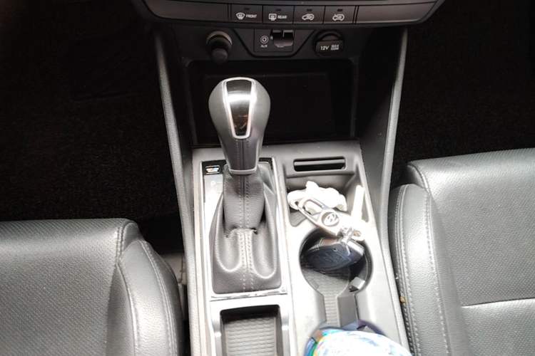 Used Hyundai Tucson 2018 1.6T Dual-Clutch Two-Wheel Drive 15th Anniversary Special Edition Gear Lever