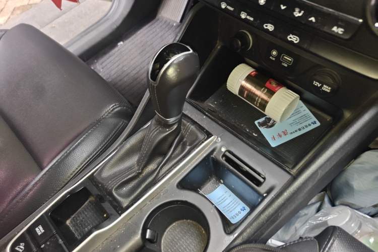 Used Hyundai Tucson 2018 1.6T Dual-Clutch Two-Wheel Drive 15th Anniversary Special Edition Gear Lever