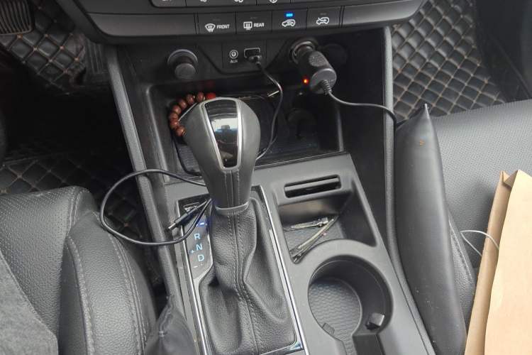 Used Hyundai Tucson 2018 1.6T Dual-Clutch Two-Wheel Drive 15th Anniversary Special Edition Gear Lever