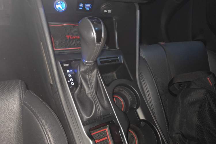 Used Hyundai Tucson 2018 1.6T Dual-Clutch Two-Wheel Drive 15th Anniversary Special Edition Gear Lever