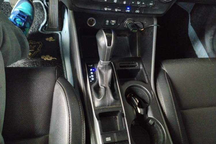 Used Hyundai Tucson 2018 1.6T Dual-Clutch Two-Wheel Drive 15th Anniversary Special Edition Gear Lever