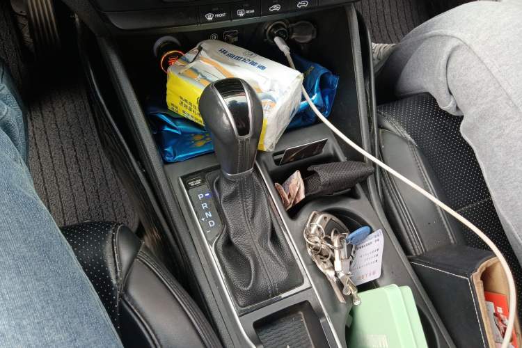 Used Hyundai Tucson 2018 1.6T Dual-Clutch Two-Wheel Drive 15th Anniversary Special Edition Gear Lever