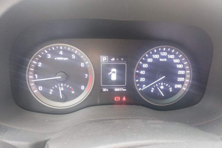 Used Hyundai Tucson 2018 1.6T Dual-Clutch Two-Wheel Drive 15th Anniversary Special Edition Instrument Cluster