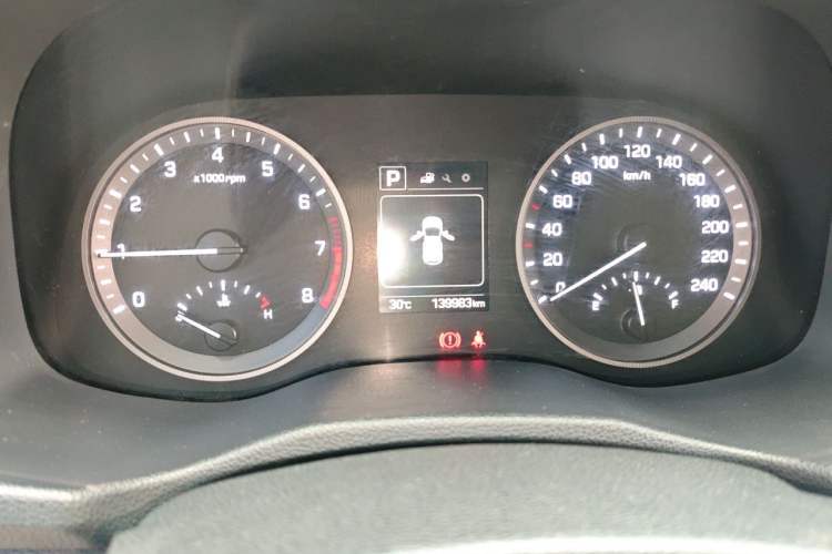 Used Hyundai Tucson 2018 1.6T Dual-Clutch Two-Wheel Drive 15th Anniversary Special Edition Instrument Cluster